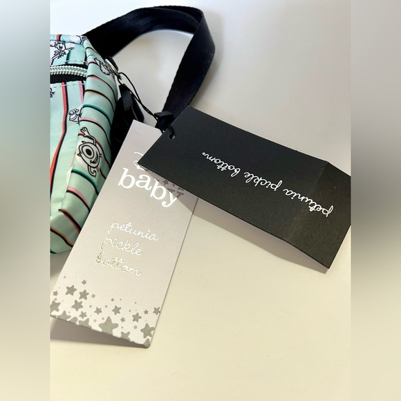 Petunia Pickle Bottom Adventurer Belt Bag - Picture 2 of 5